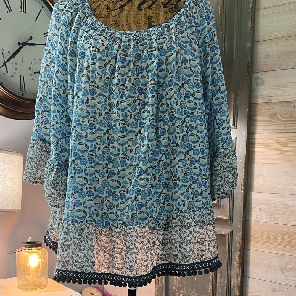 Zac & Rachel Blue and White Floral Peasant Blouse